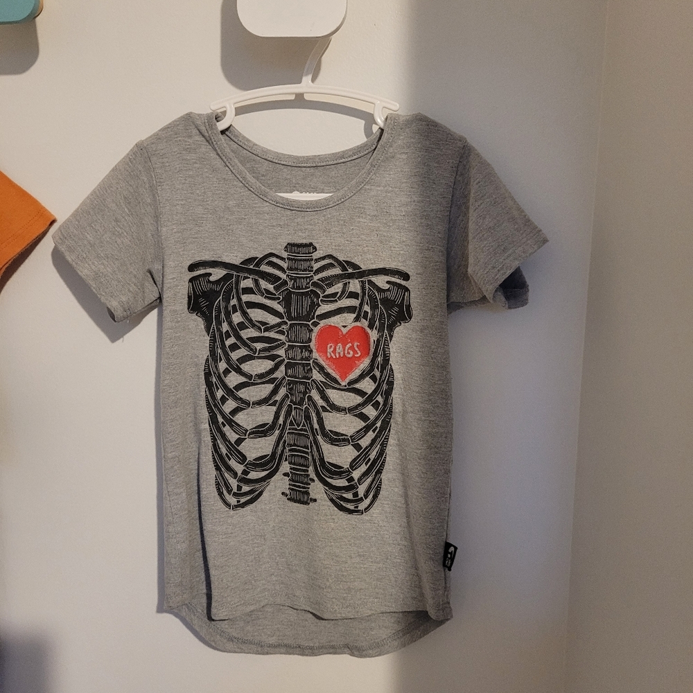 2T rags tee
